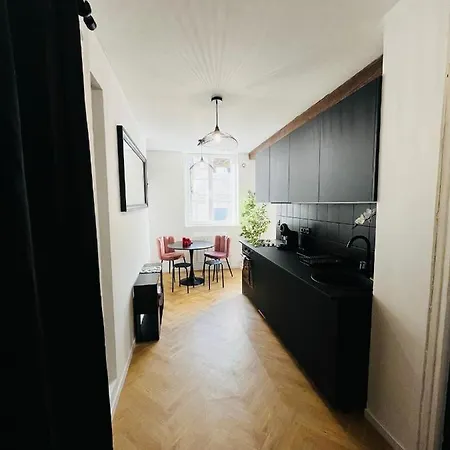 La Roseraie Apartment *