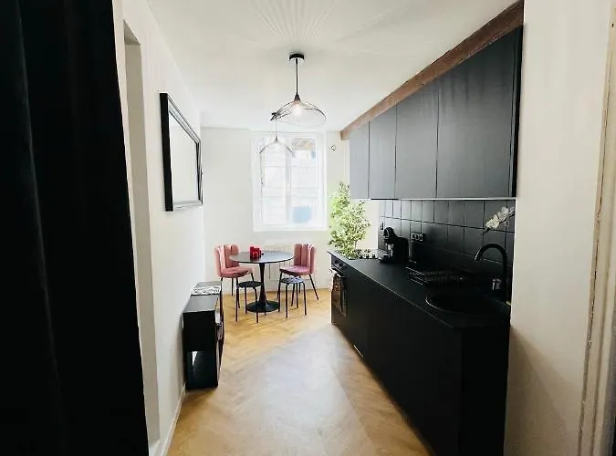 La Roseraie Apartment *